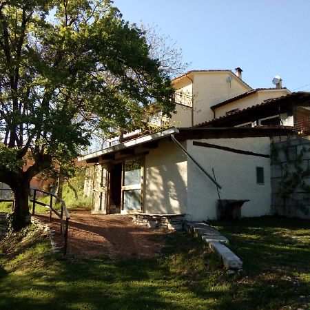 Bed&Breakfast SENTIERO 54 Cantiano Exterior foto